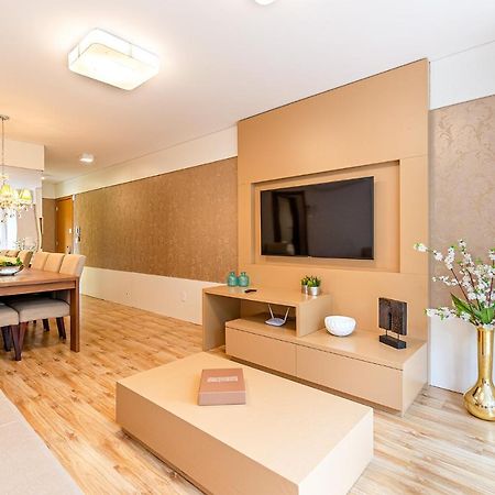 Rosa Apartamento Luxo No Centro Gramado Appartamento Esterno foto
