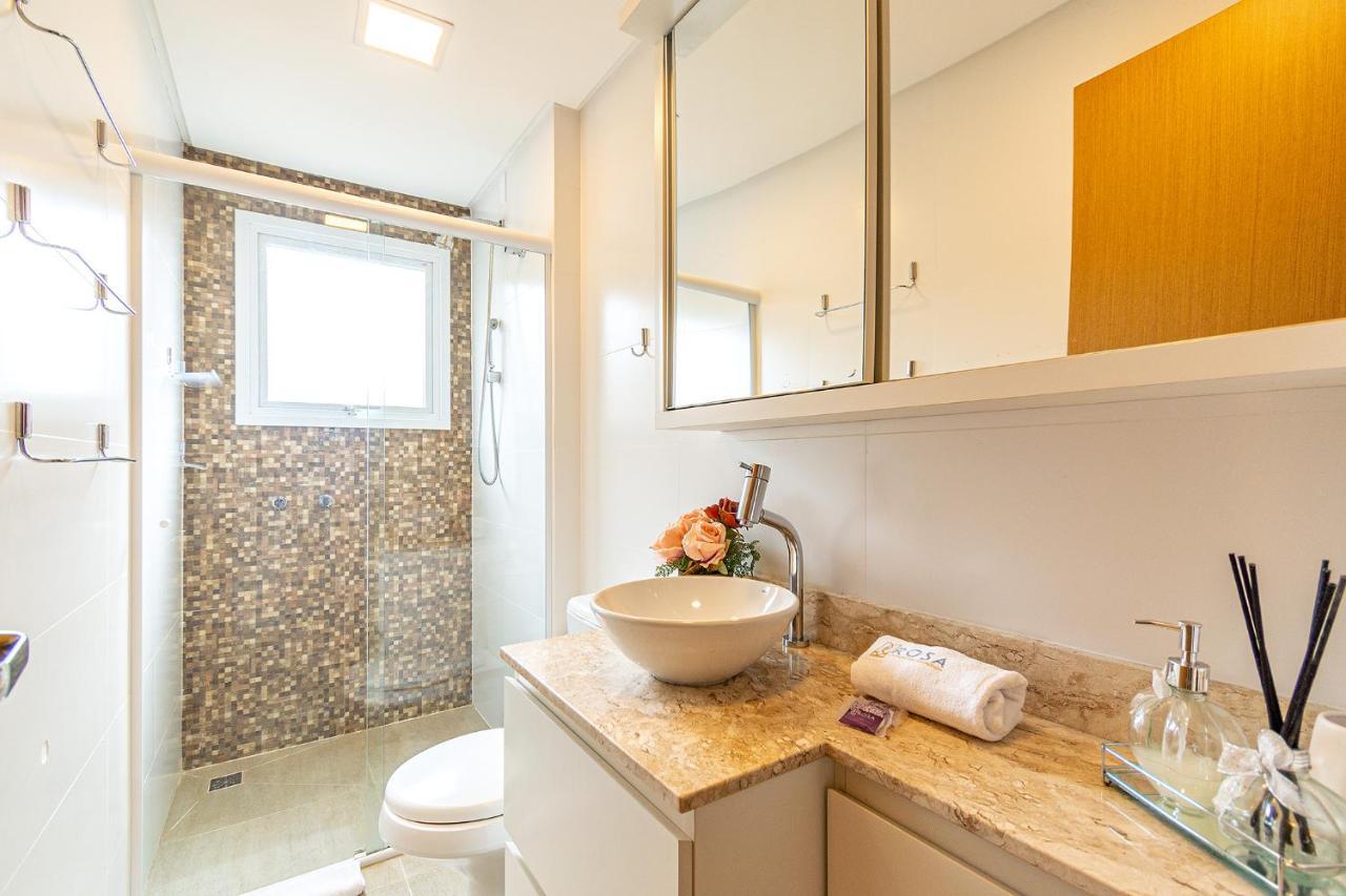 Rosa Apartamento Luxo No Centro Gramado Appartamento Esterno foto